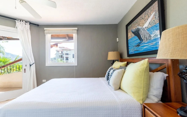 Luxury Ocean-view Flamingo Home Sleeps 10 - Walk to Beach