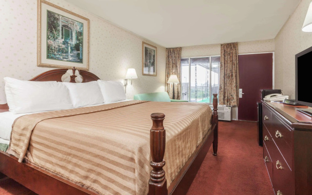 Travelodge by Wyndham Seymour