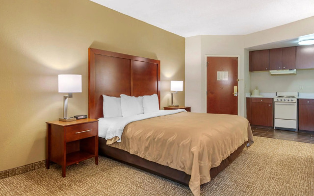 Quality Inn & Suites Olde Town