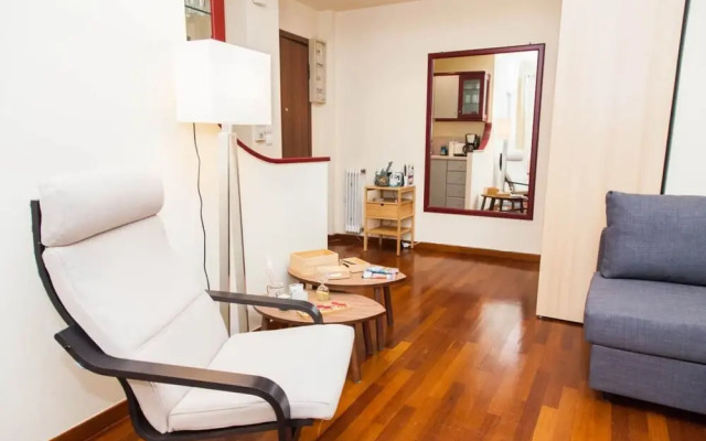 Centrally Located Studio In Athens