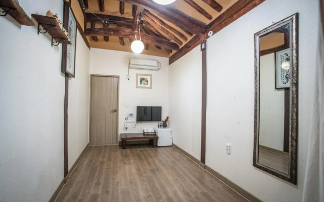 Hanok Story Guesthouse
