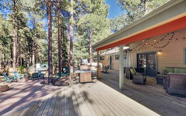 Coconino Estates Home With Hot Tub, Near Snowbowl 5 Bedroom Home