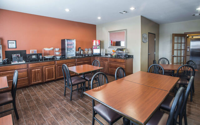 Sleep Inn & Suites Hays I-70