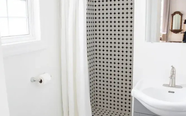 Modern Apt Neardowntown Ideal for Long Stays - U2