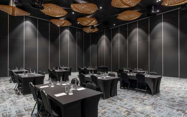 Radisson Hotel and Convention Centre OR Tambo Airport