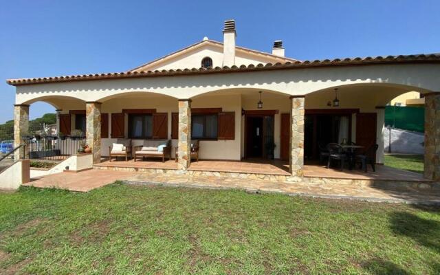 Villa azulmar montbarbat costa brava