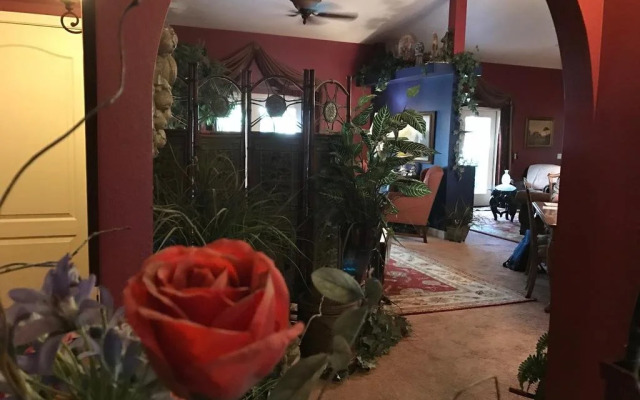 Don's Elegante Bed & Breakfast