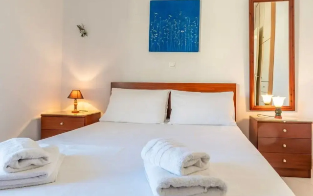 Comfy Beach Flat 10min to the City Center