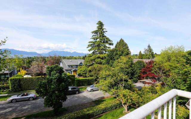 Grand Spacious Suite near YVR by Elevate Rooms