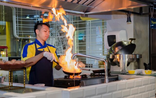YELLO Hotel Jemursari Surabaya