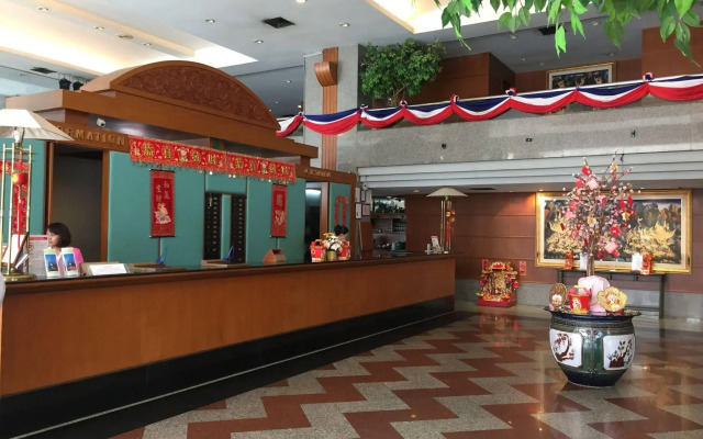 Siam Center Halal Hotel