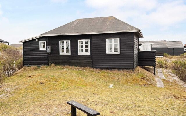 Serene Holiday Home in FanÃ¸ near Sea