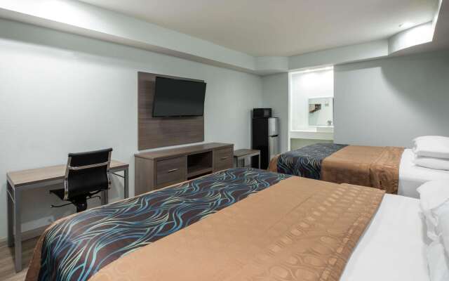 Super 8 by Wyndham Humble/Fallcreek/Houston