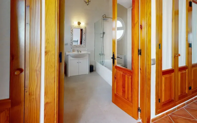 5 Bedroom-privatepool-balcony-sea View-nerja