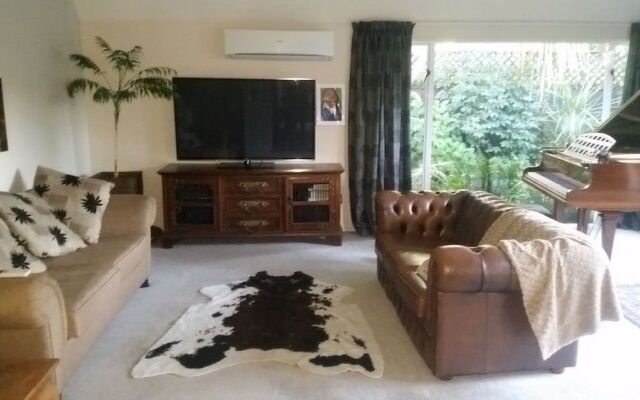Berni's Boutique BnB Airport