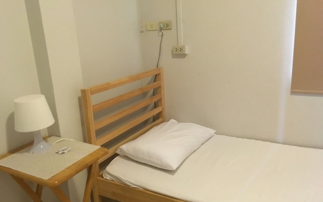 Rest 3 Hostel – Guest Rooms – Bangkok