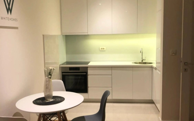 White Homes Apartments • Central Point