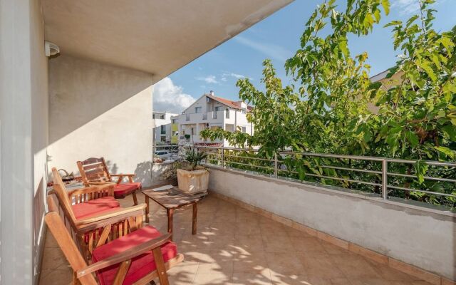 Romantic Oasis modern Apartment