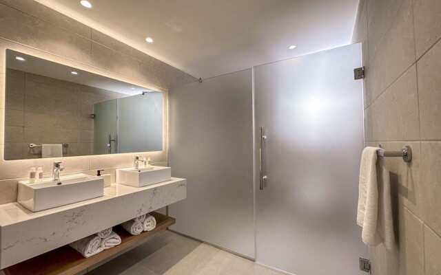 Luxury 3 bedroom apartment at the beach