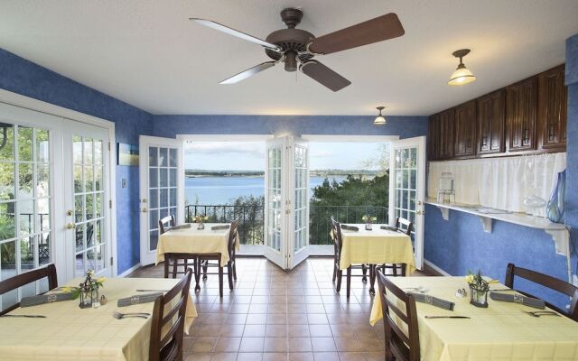 The Lakehouse Bed & Breakfast