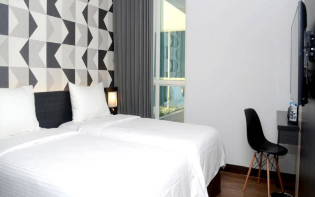 Luminor Hotel Jemursari by WH