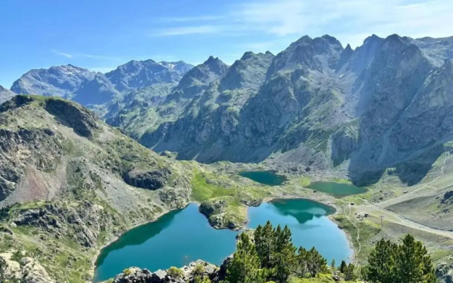 Serene Alpine Stay for 6 Guests