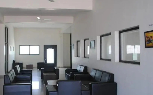 Hotel Bhavya