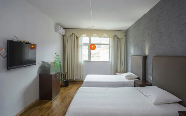 Luguhu Aishang Hotel