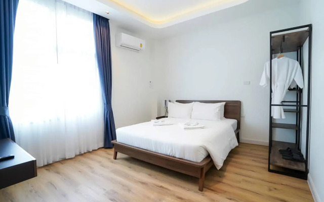 Play Poshtel & Cafe (SHA Certified)