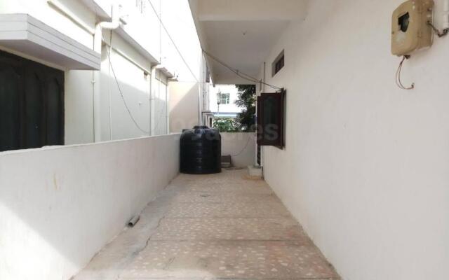 D1 Spacious & peaceful 2 bed Independent house with parking