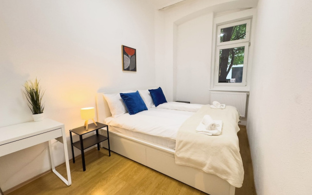2 Bedroom Apartments 18 Min to center
