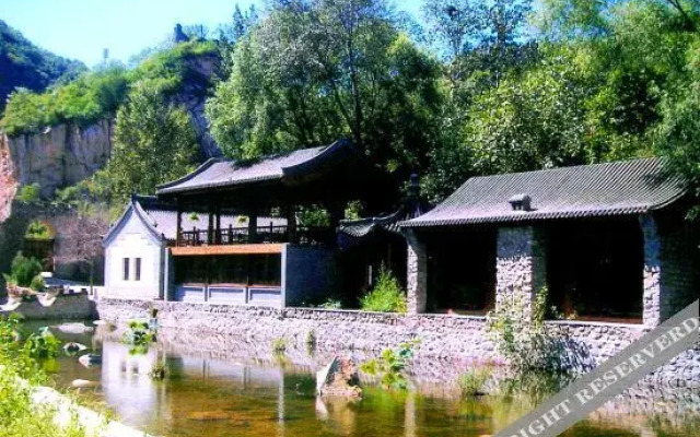 Red Capital Ranch/ Shambala At The Great Wall