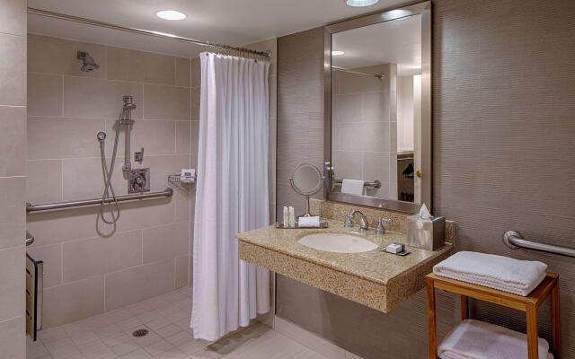 DoubleTree by Hilton Hotel Houston - Greenway Plaza