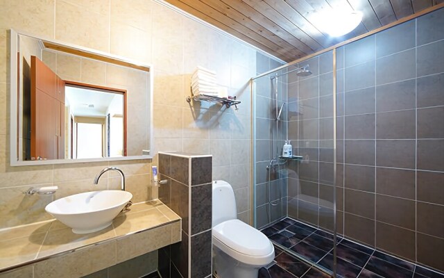 Taean Jaderak Pension