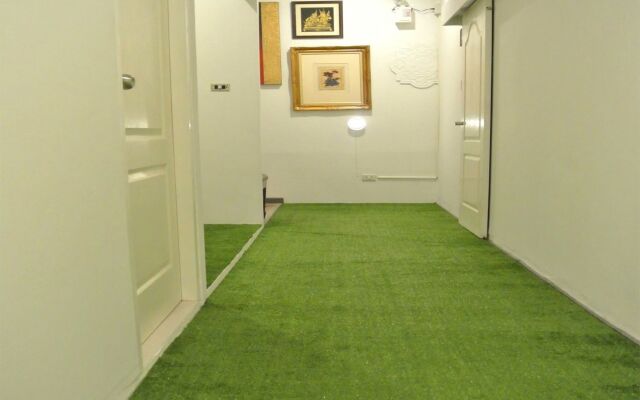 FIRST 1 Boutique House at Sukhumvit 1