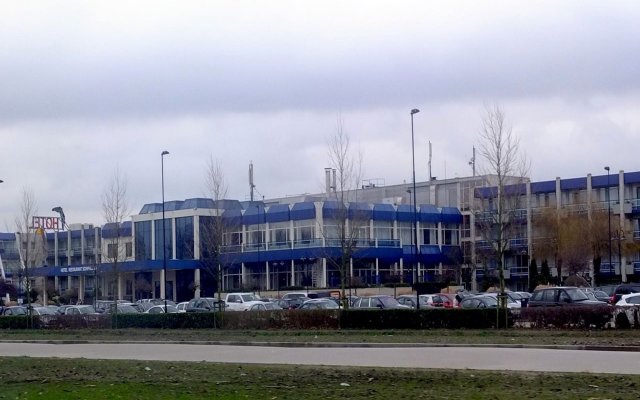 Отель Van der Valk Schiphol A4