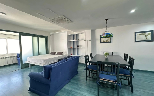 Agi Avenida Apartments