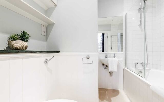 Amazing 2 bed 2 bath Kensington