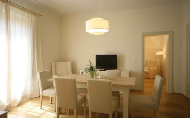 Palagio 13 in Chianti With Shared Pool