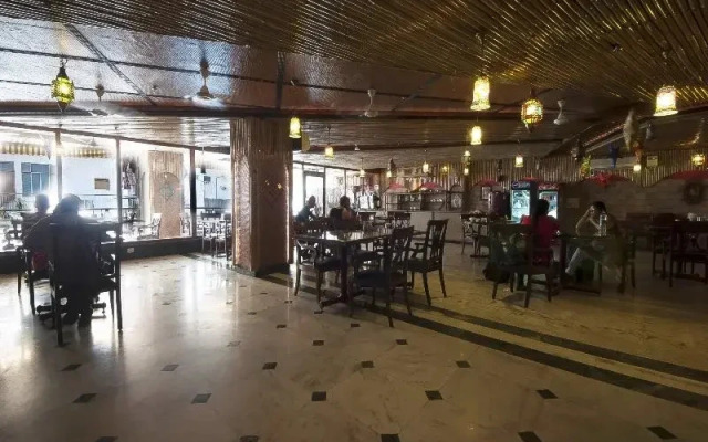 iLodge  Main Bazaar