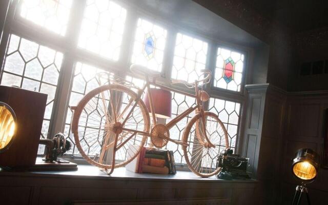 Huckleberrys Bar and Grill