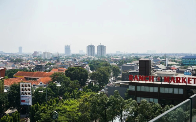 Exclusive 1BR Veranda Residence @ Puri Apartment