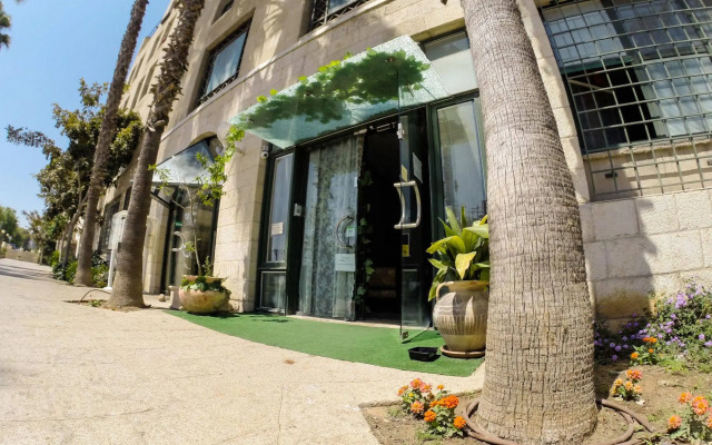 Milk & Honey Hostel