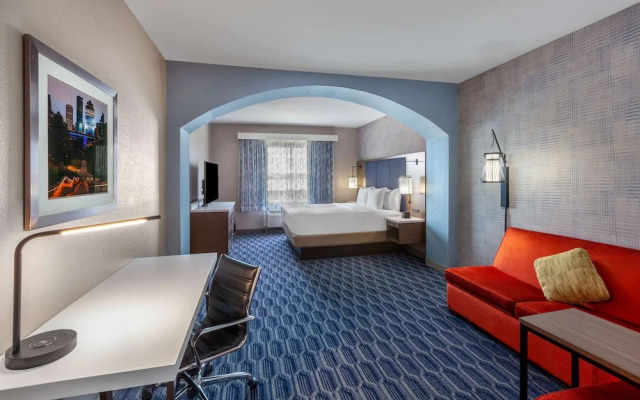 La Quinta Inn & Suites by Wyndham Houston Channelview