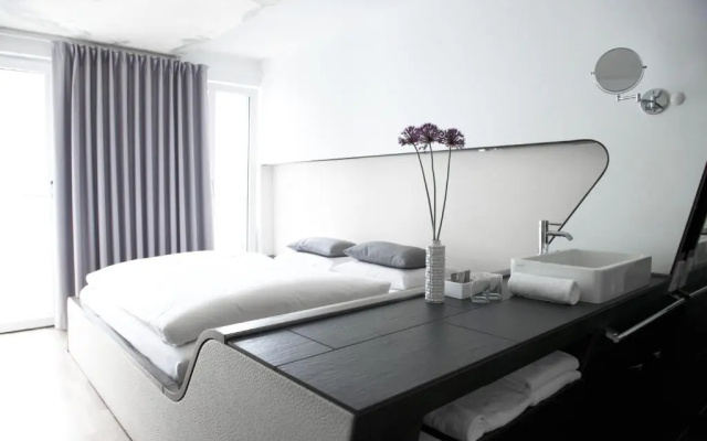 Hotel Q