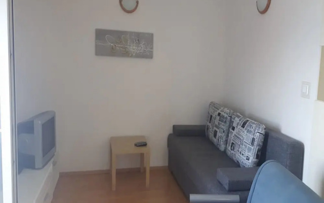 Kate - 20m From the Beach - A2