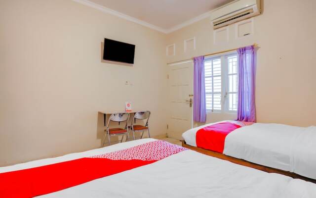 Kenari House Syariah by OYO Rooms