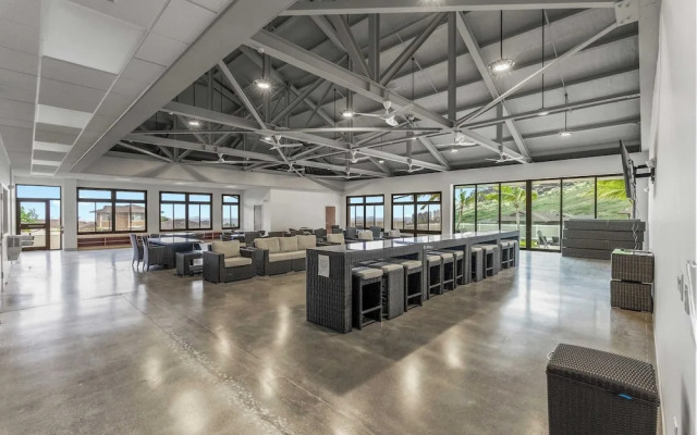 Makaha Villa by Avantstay Mountain + Ocean Views