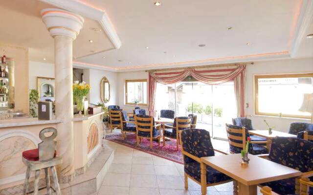 Gisela Hotel