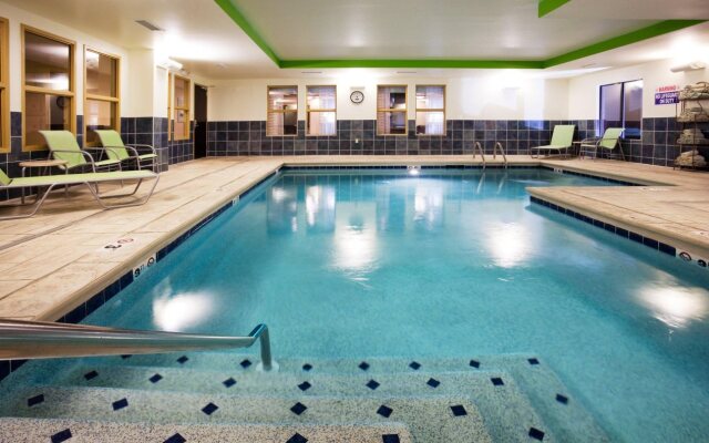 Holiday Inn Express & Suites Newport S by IHG